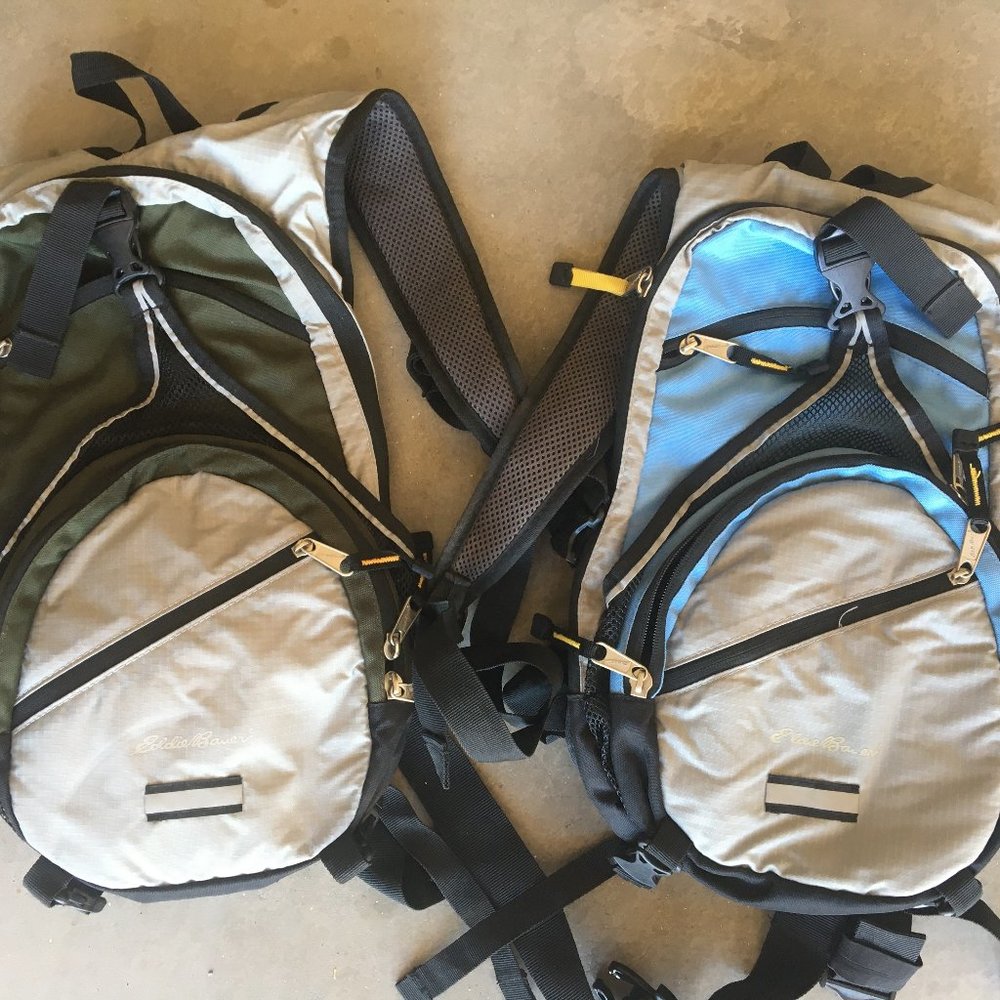 Men's and Women's Hiking/Hydration Back Pack